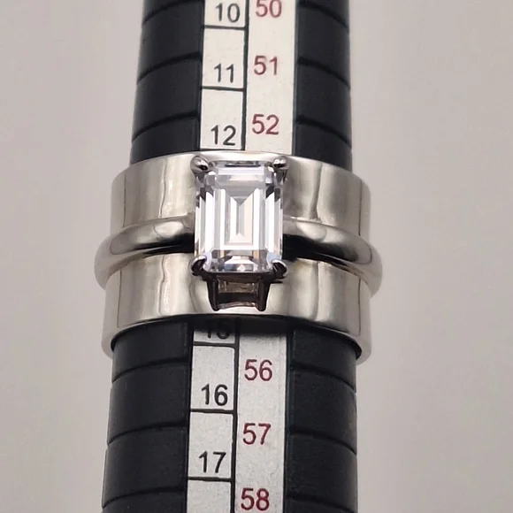 Diamonique x Lisa Freede Emerald-Cut Adjustable Cigar Band Ring–Silver Tone Sz 7 - Picture 3 of 12